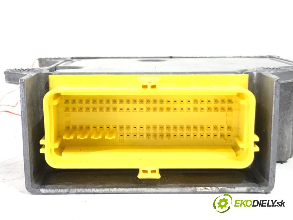 AUDI A4 B8 Kombi 2008 105 kW 2.0 TDI 1968 senzor airbag 8K0959655B (Snímač)