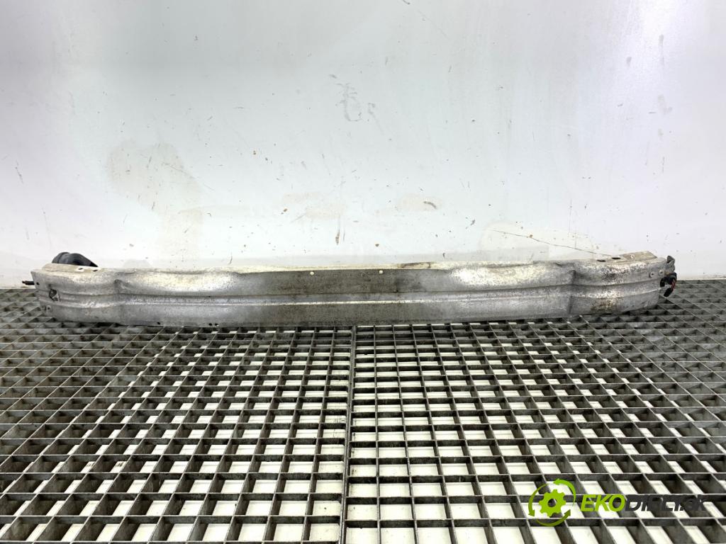 AUDI A4 B8 Kombi 2008 105 kW 2.0 TDI 1968 Výstuha nárazníka predný 8K0807113F (Výstuhy predné)