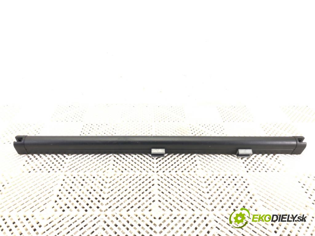 AUDI A4 B8 Kombi 2008 105 kW 2.0 TDI 1968 Roleta sieťka  (Ostatné)