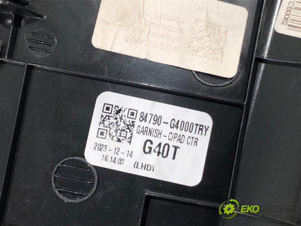 HYUNDAI i30 liftback 2023 88 kW 1.0 T-GDI 998 lišty kryt 84790-G4000 (Lišta)