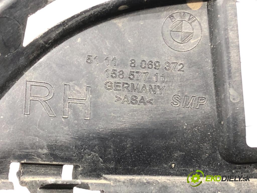 BMW G21 Kombi 2021 190 kW 330 i 1998 mří přívod vzduchu pod hmlové svetlo, hmlovka pravý přední část 8069372