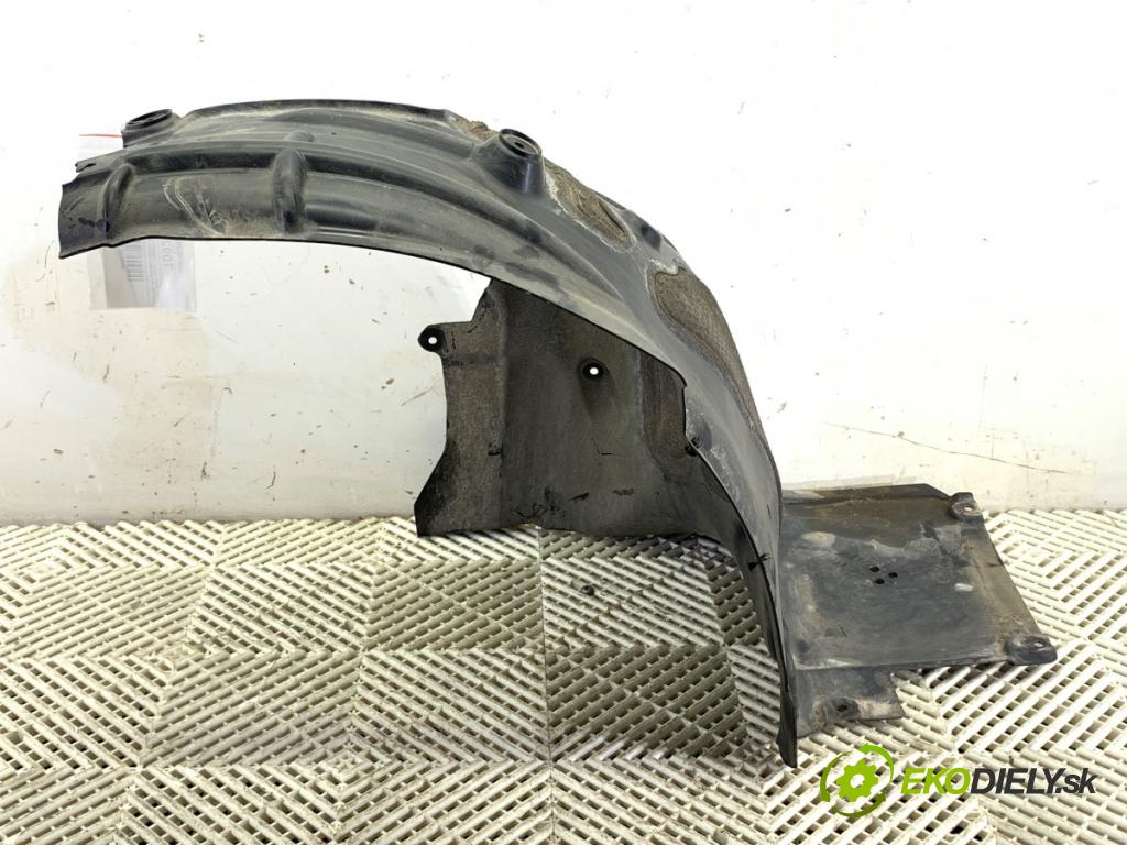 BMW G21 Kombi 2021 190 kW 330 i 1998 podblatník levý přední část 