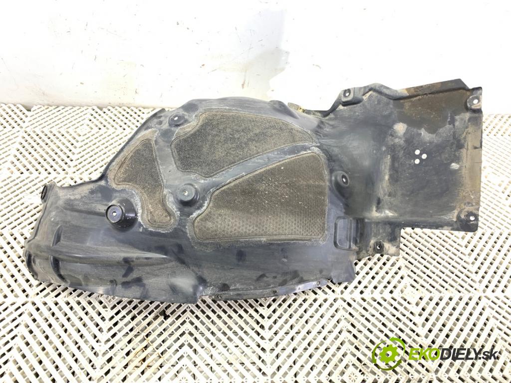BMW G21 Kombi 2021 190 kW 330 i 1998 podblatník levý přední část