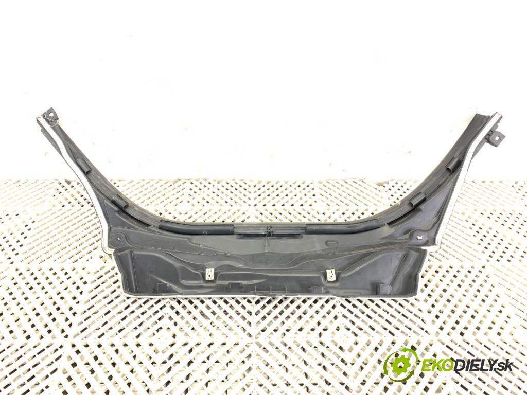 BMW G21 Kombi 2021 190 kW 330 i 1998 clona horní Lišta torpédo STĚNY PŘEPÁŽKA 7428165