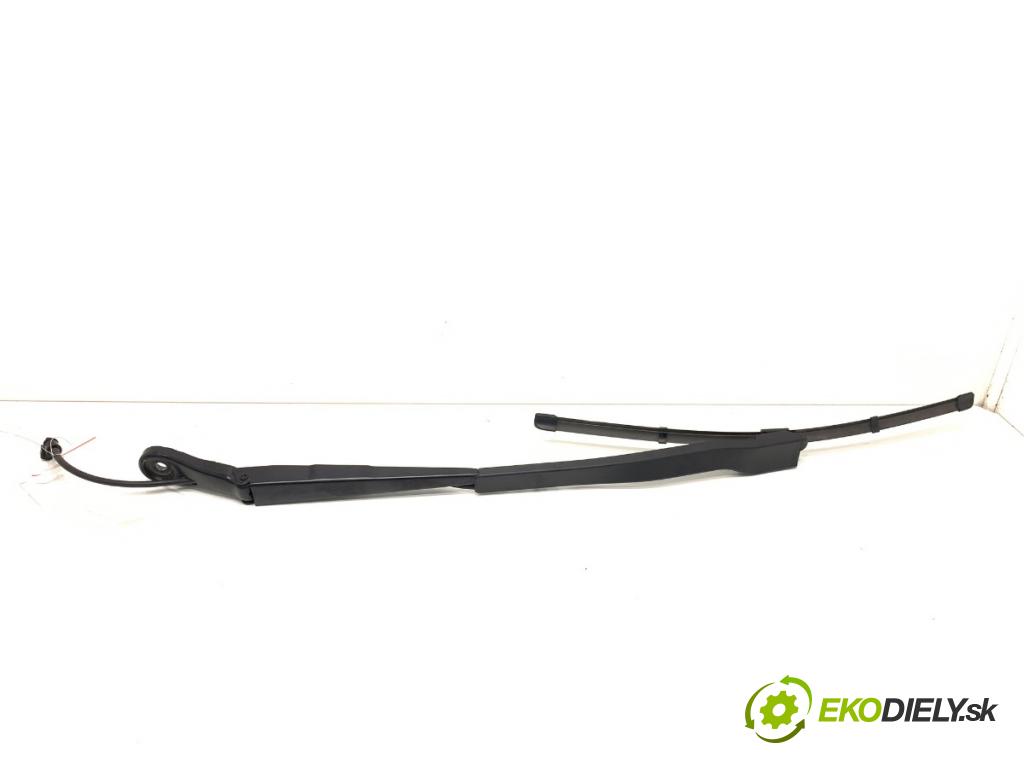 BMW G21 Kombi 2021 190 kW 330 i 1998 ramena stěrače levý přední část 9448920
