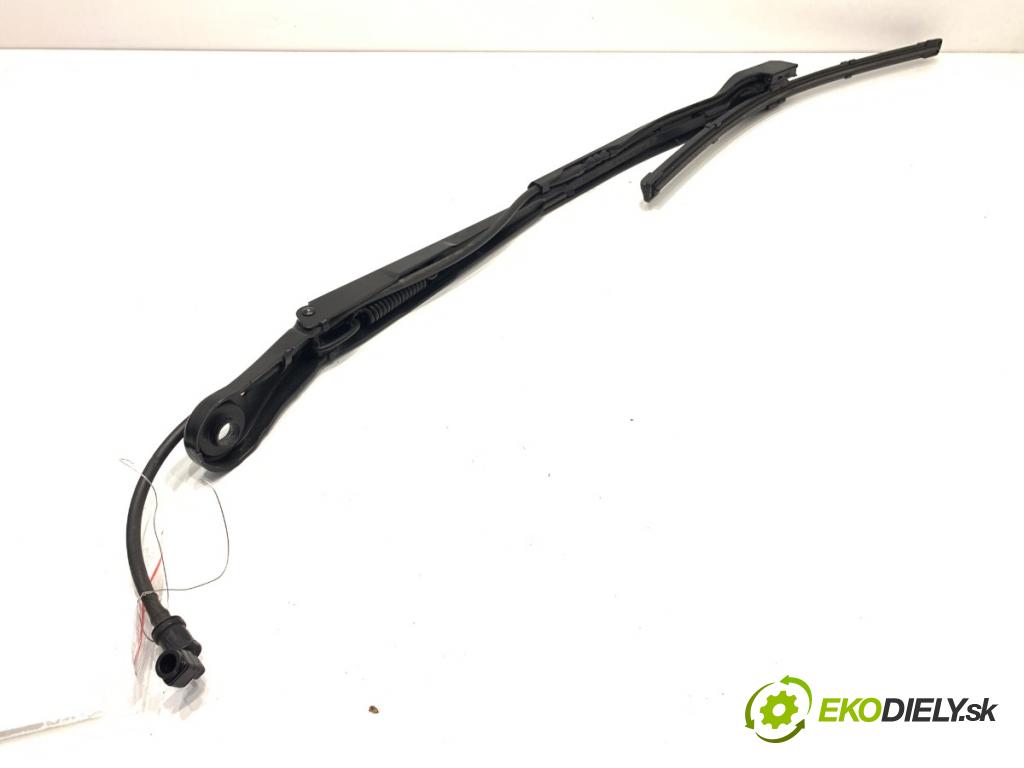 BMW G21 Kombi 2021 190 kW 330 i 1998 ramena stěrače levý přední část 9448920