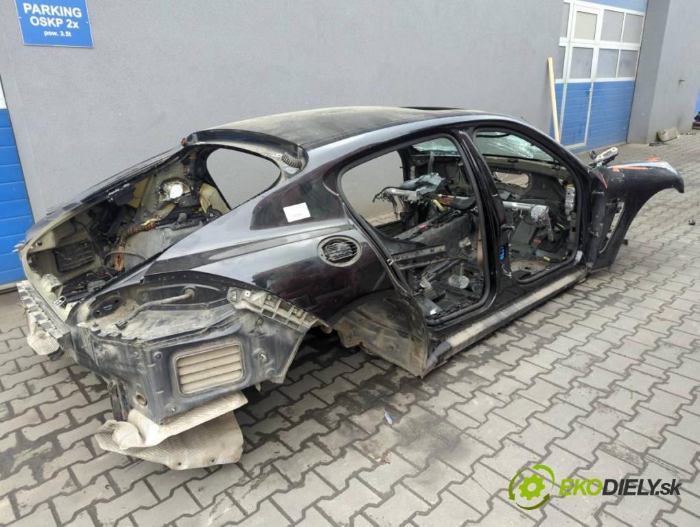 PORSCHE PANAMERA liftback 2012 294 kW 4.8 4S 4806 KAROSERIA ČTVRŤÁK blatník zadní část levý pravý práh střecha PODŁUŻNICA levý pravý 