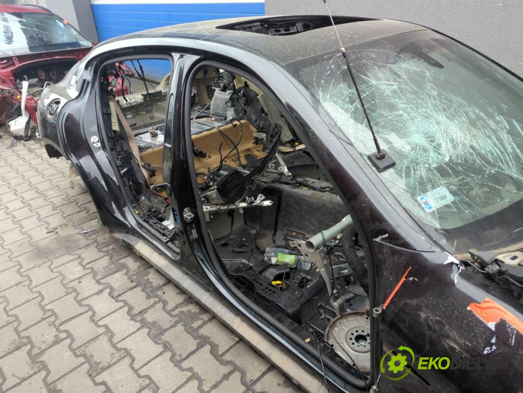 PORSCHE PANAMERA liftback 2012 294 kW 4.8 4S 4806 KAROSERIA ČTVRŤÁK blatník zadní část levý pravý práh střecha PODŁUŻNICA levý pravý