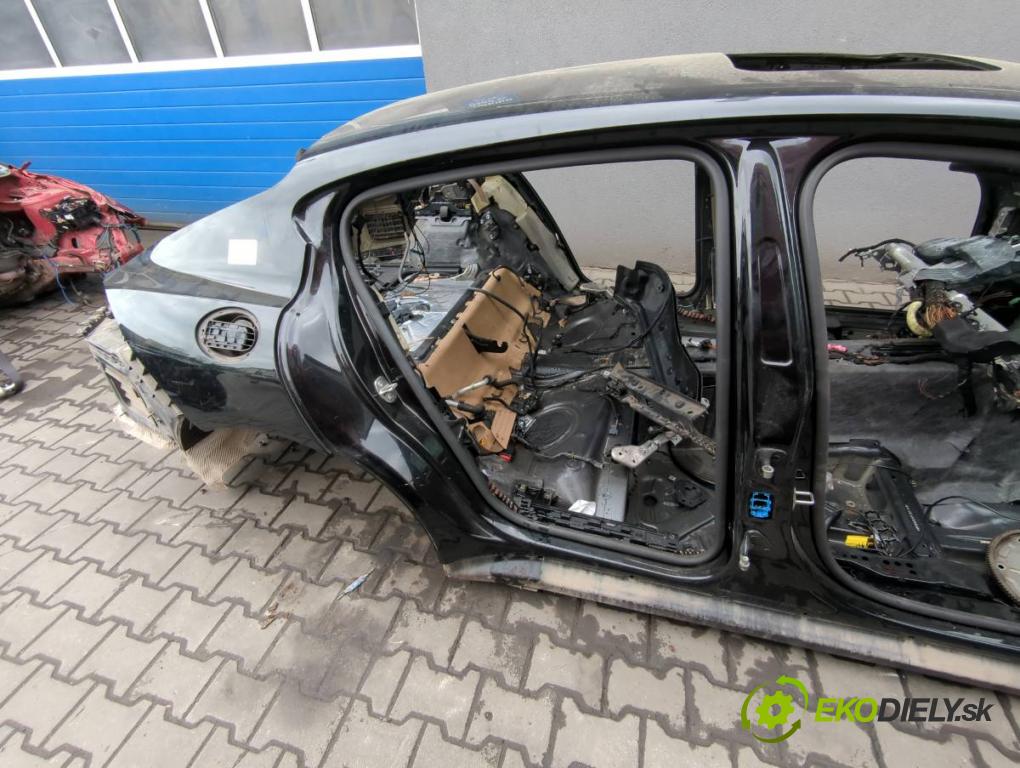 PORSCHE PANAMERA liftback 2012 294 kW 4.8 4S 4806 KAROSERIA ČTVRŤÁK blatník zadní část levý pravý práh střecha PODŁUŻNICA levý pravý