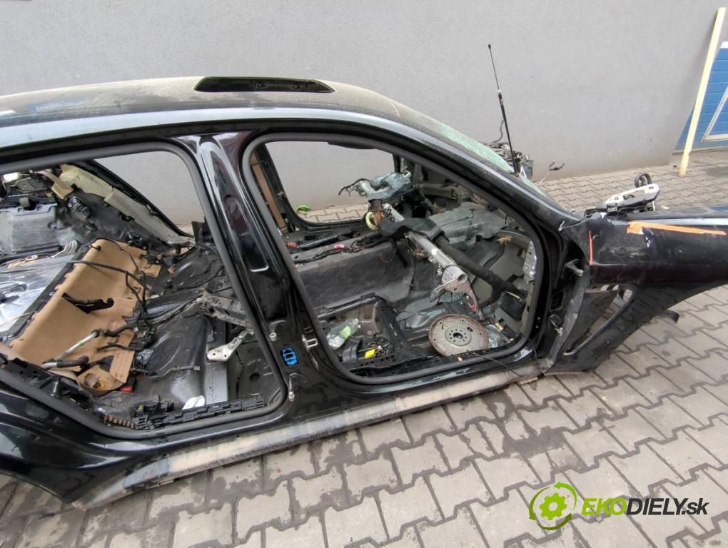 PORSCHE PANAMERA liftback 2012 294 kW 4.8 4S 4806 KAROSERIA ČTVRŤÁK blatník zadní část levý pravý práh střecha PODŁUŻNICA levý pravý