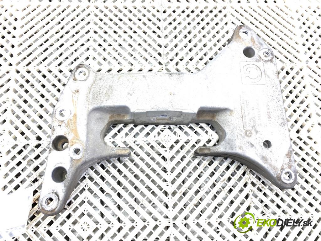 BMW G21 Kombi 2021 190 kW 330 i 1998 Držiak prevodovky 9485331