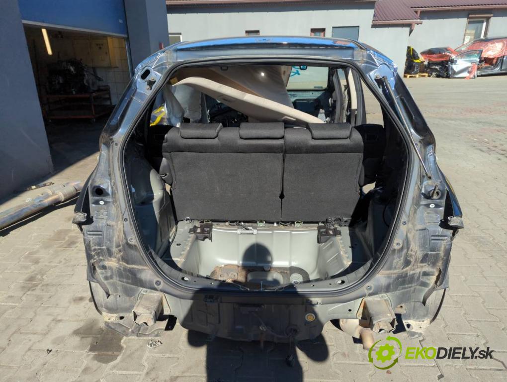 HONDA JAZZ IV liftback 2018 75 kW 1.3 1318 KAROSERIA ČTVRŤÁK blatník zadní část levý pravý práh střecha PODŁUŻNICA levý pravý