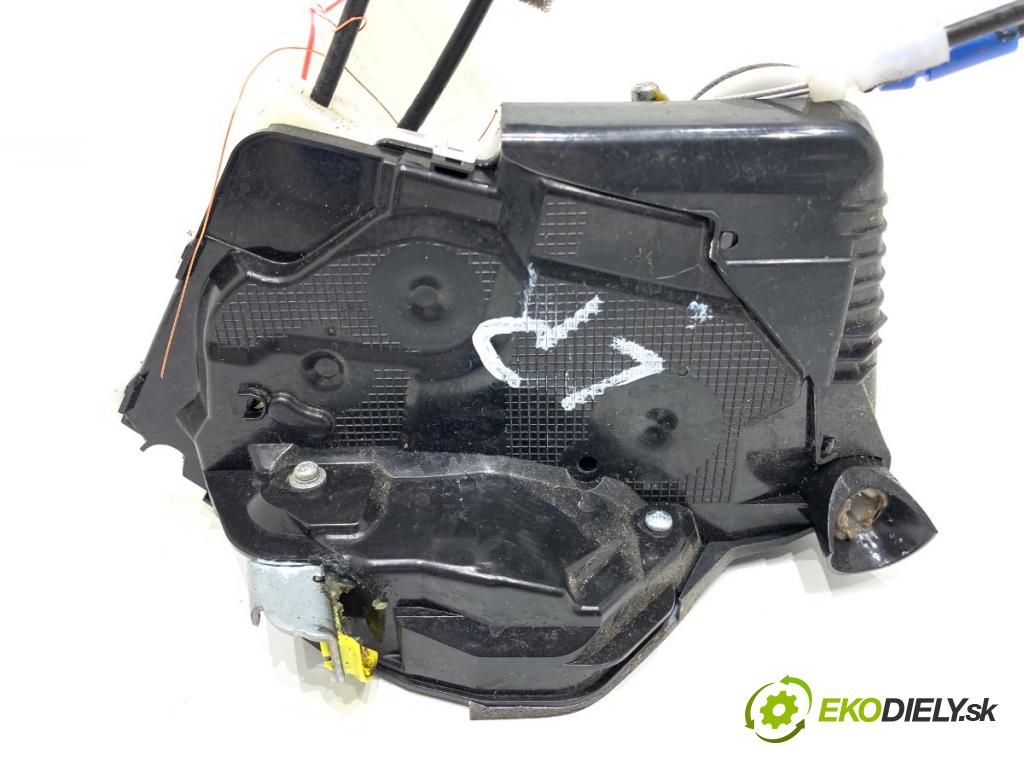 HONDA JAZZ IV liftback 2018 75 kW 1.3 1318 zámok Dvere ľavy predný