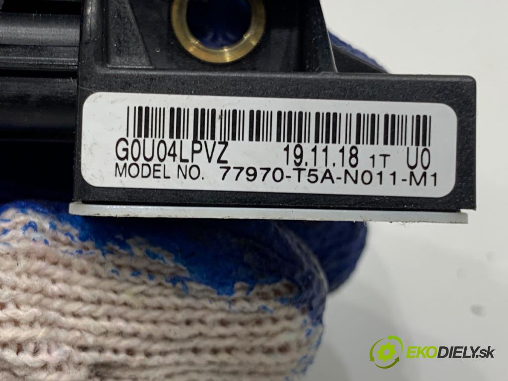 HONDA JAZZ IV liftback 2018 75 kW 1.3 1318 Snímač nárazu 77970-T5A-N011-M1 (Snímač nárazu)