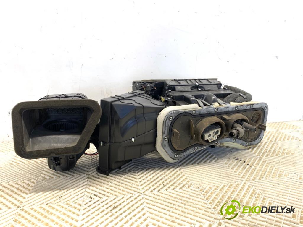 PORSCHE PANAMERA liftback 2012 294 kW 4.8 4S 4806 Výhrevné teleso, radiátor kúrenia komplet KOMBAJN 97057301108 (Radiátor kúrenia)