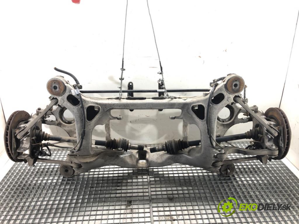 PORSCHE PANAMERA liftback 2012 294 kW 4.8 4S 4806 výztuha zadní část 97033105106