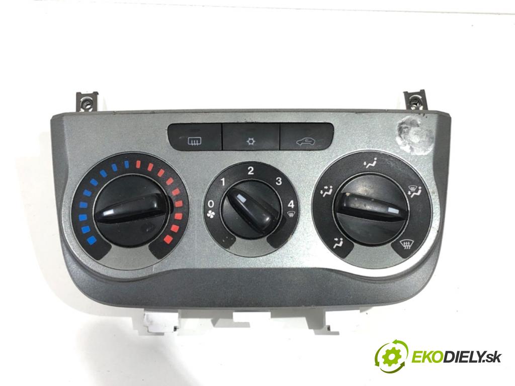 FIAT GRANDE PUNTO liftback 2008 57 kW 1.4 (199AXB11, 199AXB1A, 199BXB1A, 199AXL1A) 1368 Panel ovládania kúrenia 5G1140100 (Prepínacie páčky pod volantom)