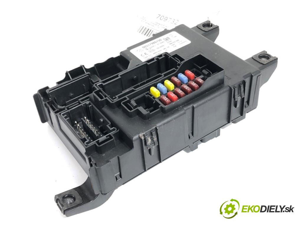 FIAT GRANDE PUNTO liftback 2008 57 kW 1.4 (199AXB11, 199AXB1A, 199BXB1A, 199AXL1A) 1368 Modul BSI 00517986150 28122166 (Poistková skrinka)