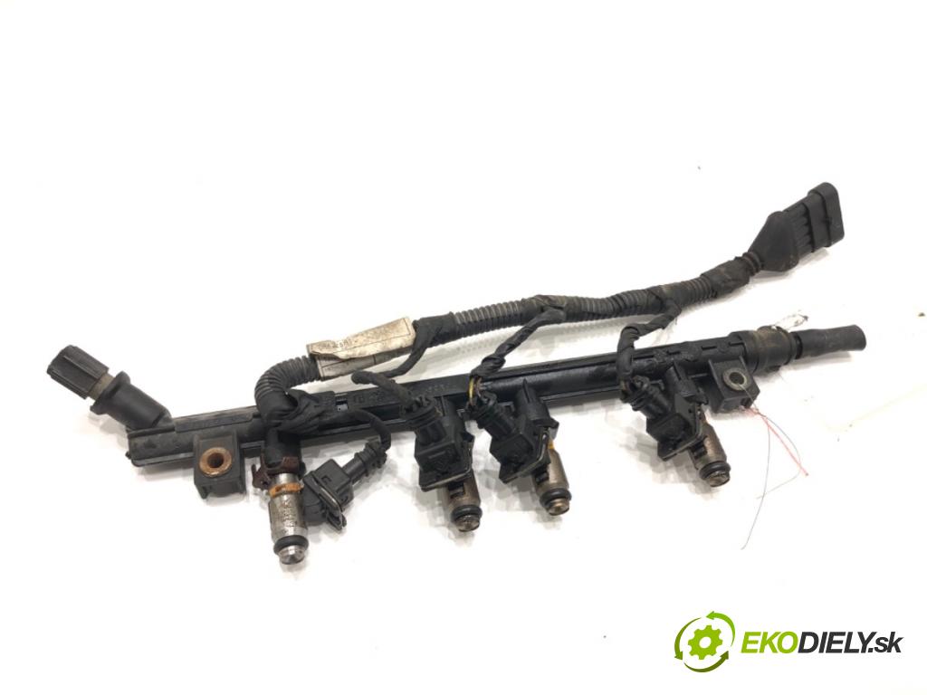 FIAT GRANDE PUNTO liftback 2008 57 kW 1.4 (199AXB11, 199AXB1A, 199BXB1A, 199AXL1A) 1368 Lišta vstrekovacia  (Vstrekovacia lišta)