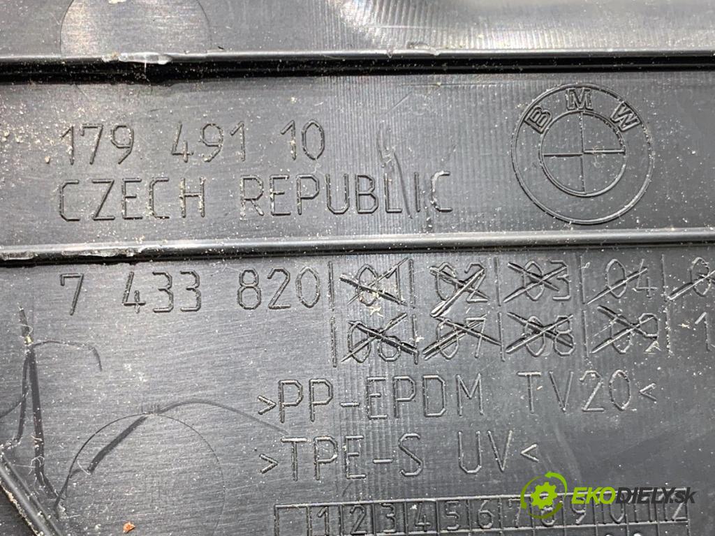 BMW G21 Kombi 2021 190 kW 330 i 1998 odhlučnění blatníka přední část pravé 7 433 820