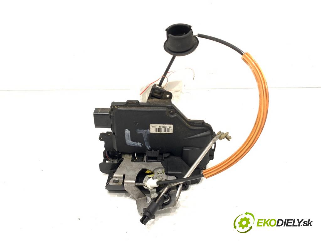 AUDI A4 B6 Kombi 2002 96 kW 1.9 TDI 1896 zámok dveře levý zadní část 8E0839015C