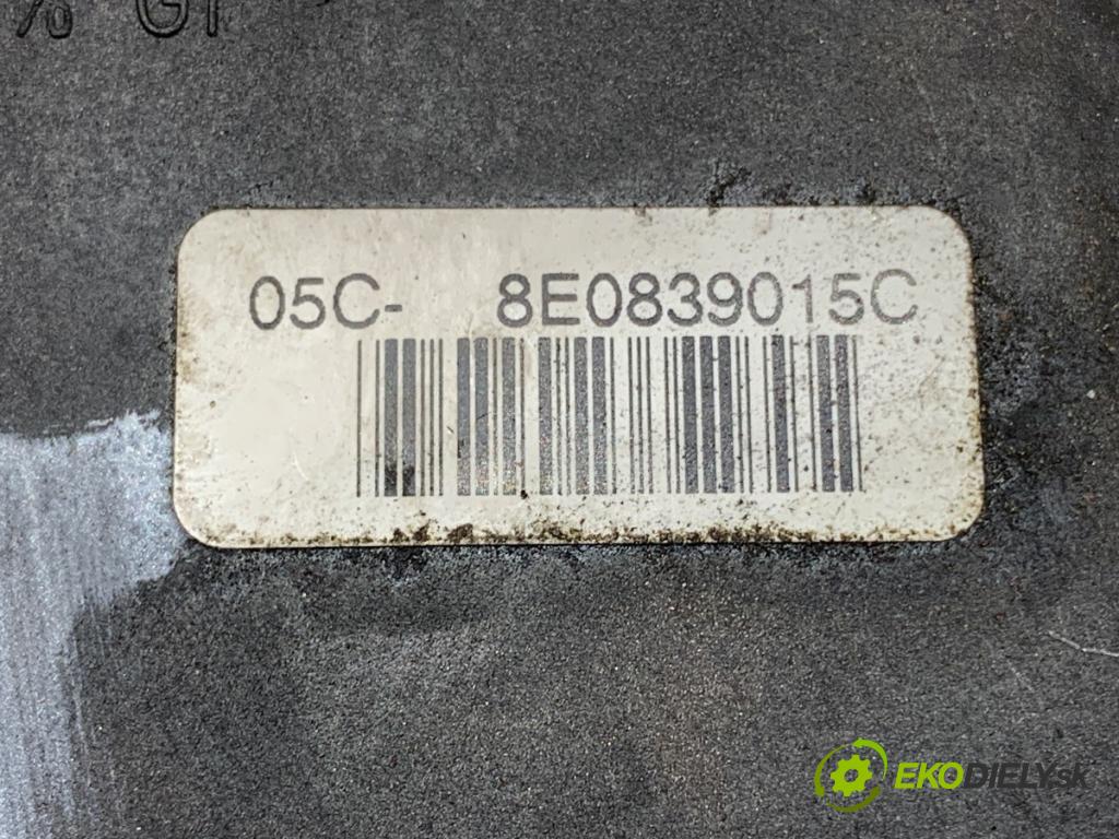 AUDI A4 B6 Kombi 2002 96 kW 1.9 TDI 1896 zámok dveře levý zadní část 8E0839015C