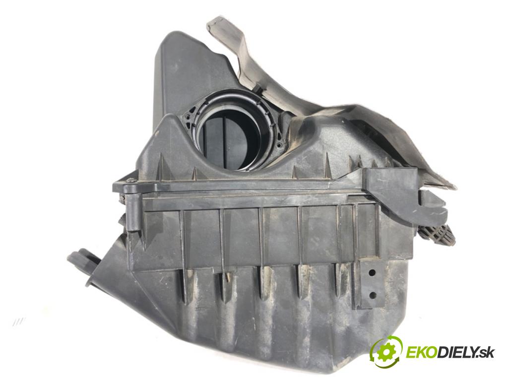 AUDI A4 B6 Kombi 2002 96 kW 1.9 TDI 1896 Obal filtra vzduchu 038133835J (Obal filtra vzduchu)