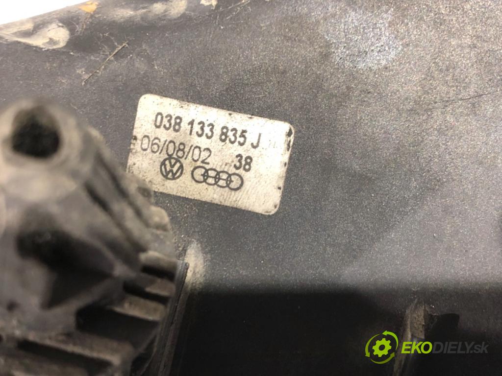 AUDI A4 B6 Kombi 2002 96 kW 1.9 TDI 1896 obal filtra vzduchu 038133835J (Kryty filtrů)