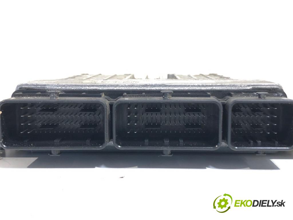 RENAULT MEGANE III nadwozie zamknięte / kombi 2012 81 kW 1.5 dCi 1461 riadiaca jednotka Motor 237101495R (Riadiaca jednotka)