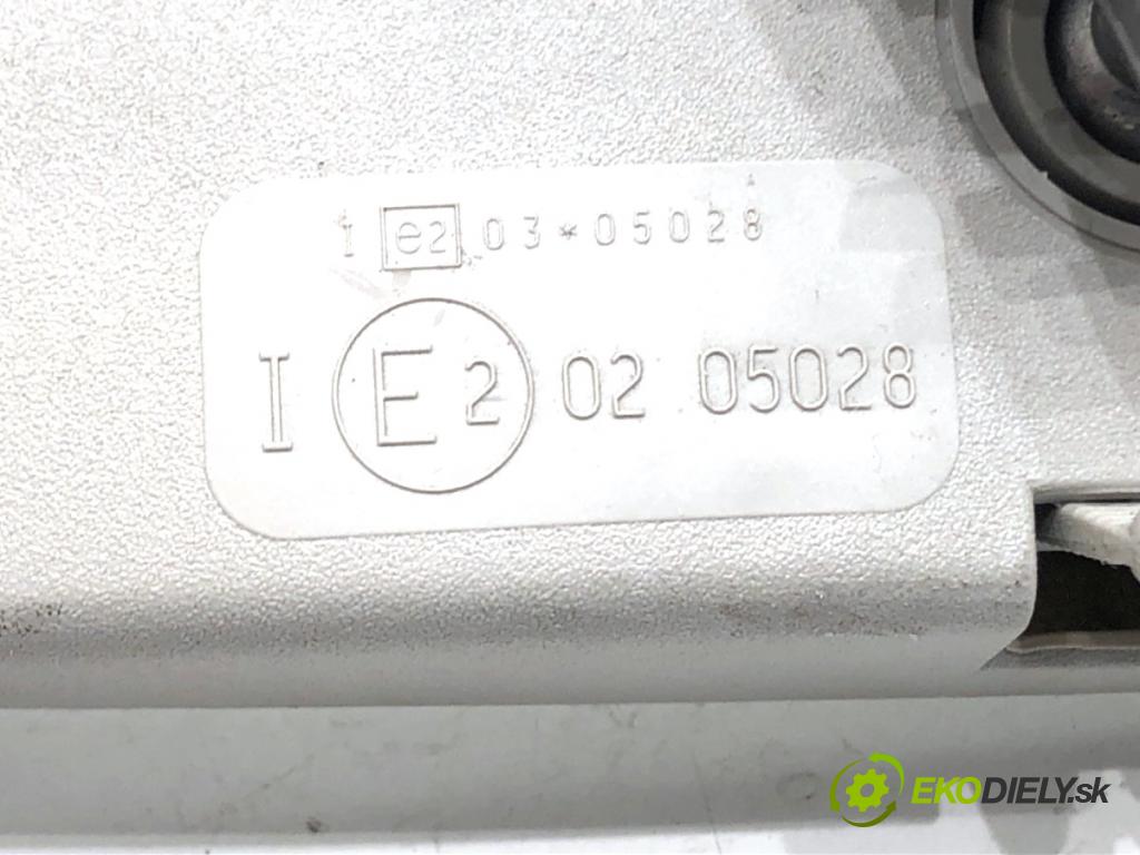 RENAULT MEGANE III nadwozie zamknięte / kombi 2012 81 kW 1.5 dCi 1461 zpětné zrcátko vnitřní  (Světla vnitřní)