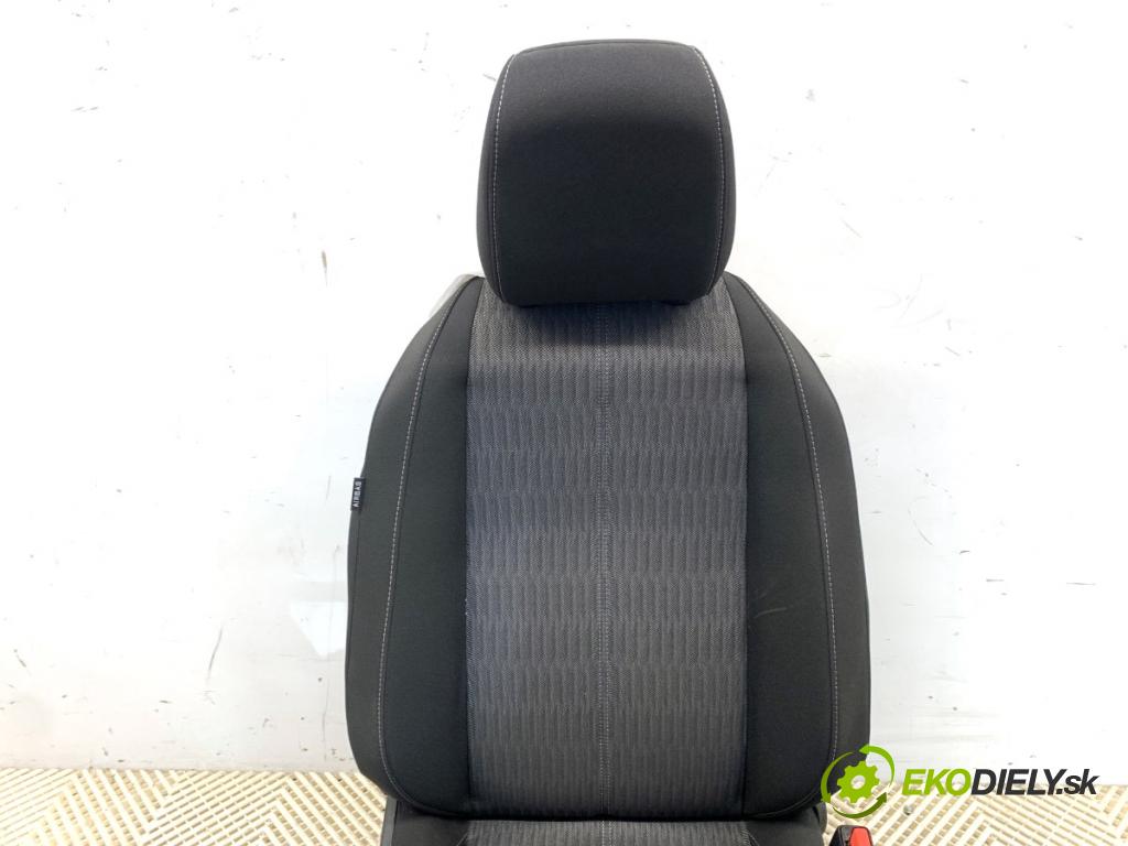 OPEL CORSA F liftback 2020 55 kW 1.2 (68) 1199 Sedadlo pravy predný