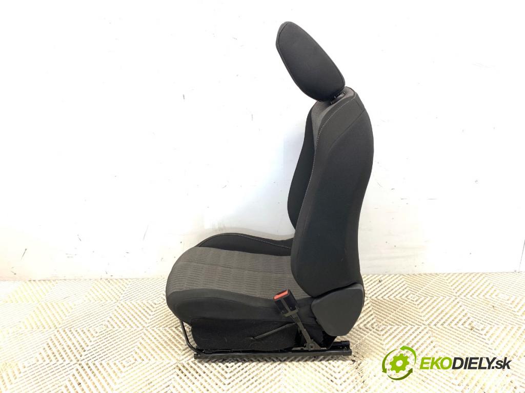 OPEL CORSA F liftback 2020 55 kW 1.2 (68) 1199 Sedadlo pravy predný