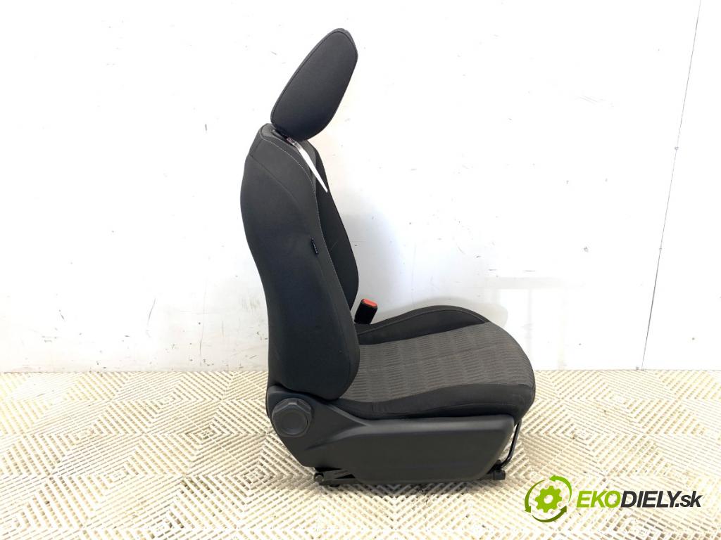 OPEL CORSA F liftback 2020 55 kW 1.2 (68) 1199 Sedadlo pravy predný