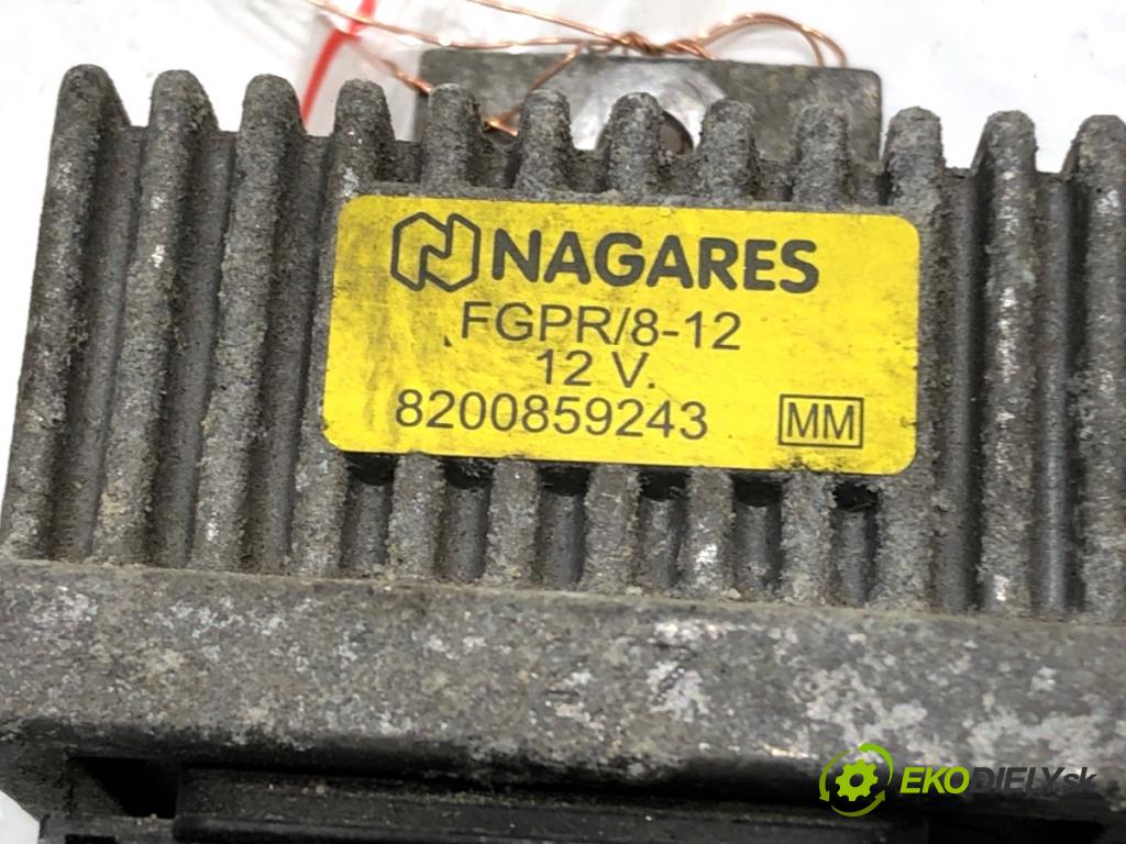 RENAULT MEGANE III nadwozie zamknięte / kombi 2012 81 kW 1.5 dCi 1461 relé sviečok žhavenia 8200859243 (Relé)