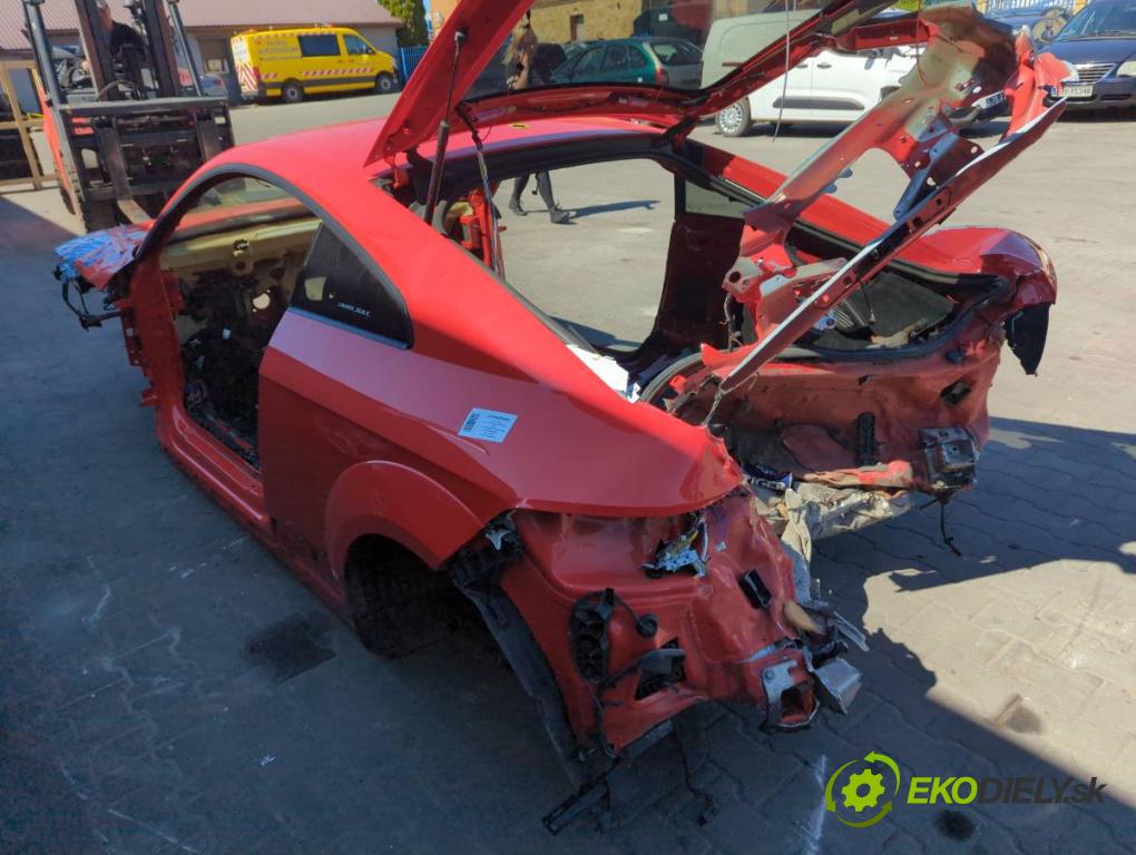 AUDI TT 8S coupe 2018 294 kW 2.5 RS quattro 2480 KAROSERIA ČTVRŤÁK blatník zadní část levý pravý práh střecha PODŁUŻNICA levý pravý