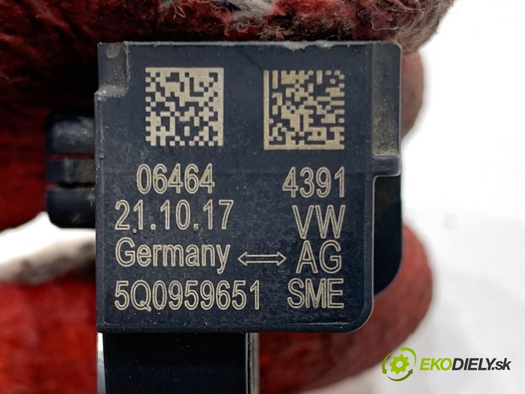 AUDI TT 8S coupe 2018 294 kW 2.5 RS quattro 2480 Snímač nárazu 5Q0959651 (Snímač nárazu)