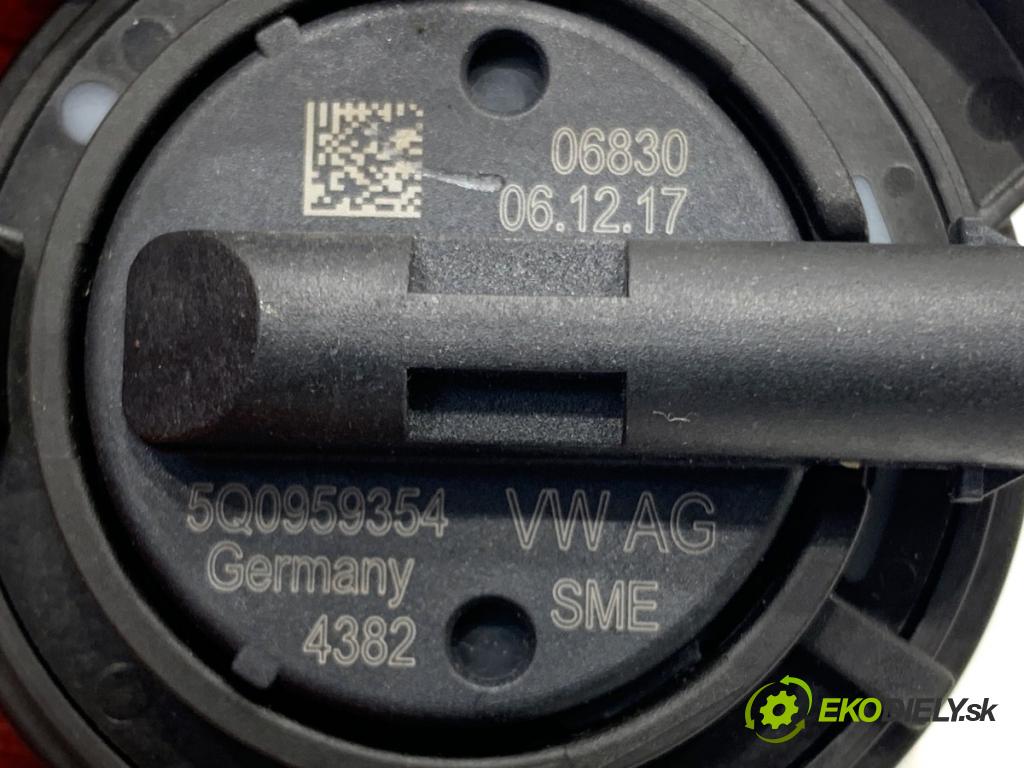 AUDI TT 8S coupe 2018 294 kW 2.5 RS quattro 2480 Snímač nárazu 5Q0959354 (Snímač nárazu)