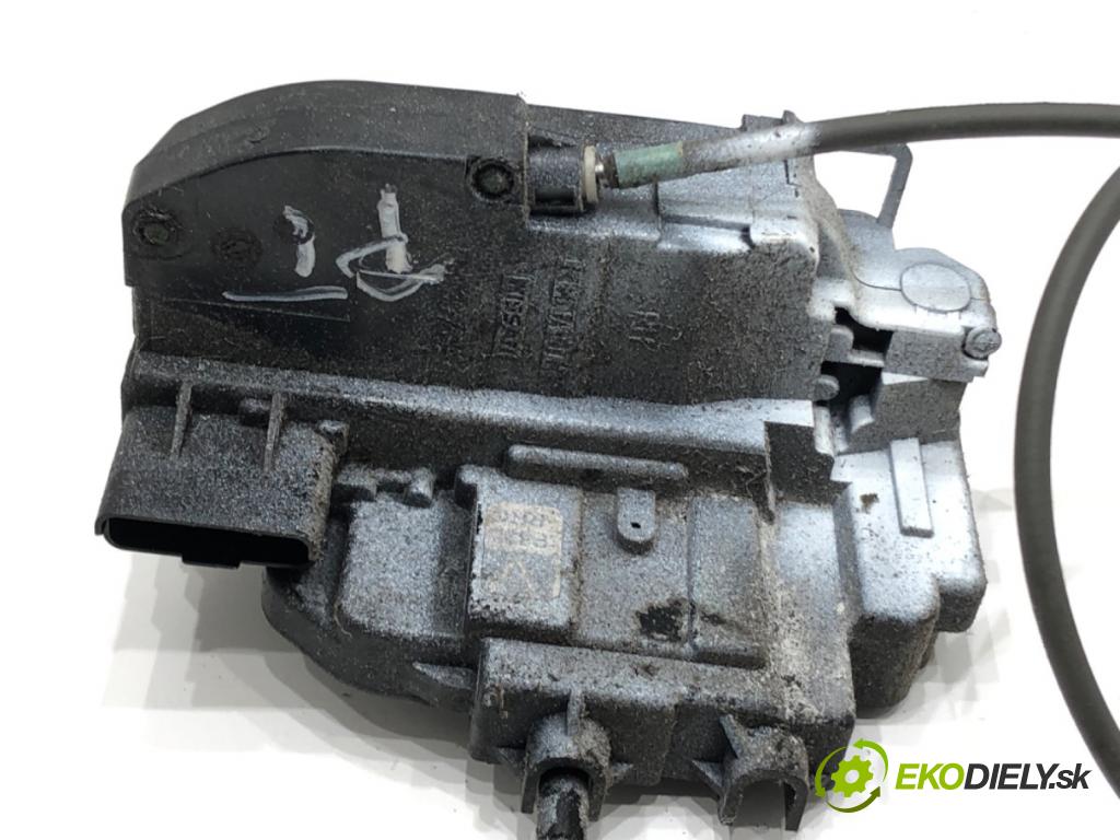NISSAN QASHQAI J10 SUV 2012 86 kW 1.6 LPG 1598 zámok dveře pravý zadní část