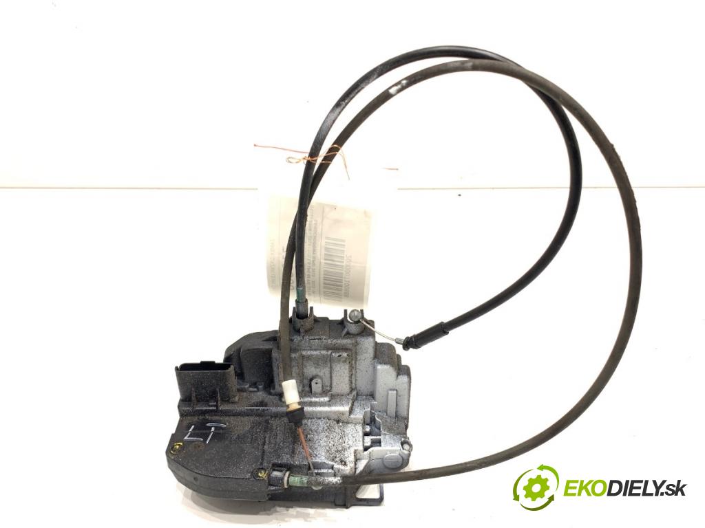 NISSAN QASHQAI J10 SUV 2012 86 kW 1.6 LPG 1598 zámok dveře levý zadní část 