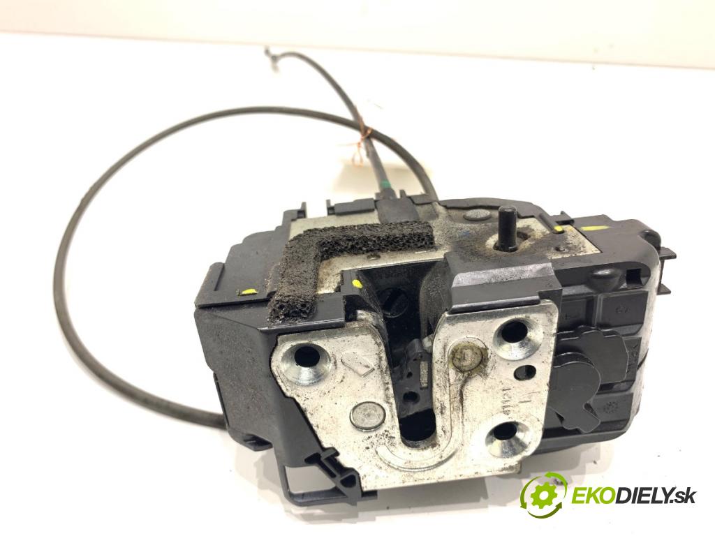 NISSAN QASHQAI J10 SUV 2012 86 kW 1.6 LPG 1598 zámok dveře levý zadní část