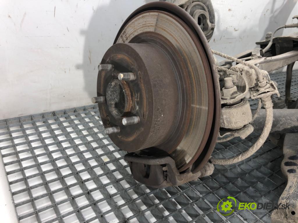 NISSAN QASHQAI J10 SUV 2012 86 kW 1.6 LPG 1598 výztuha zadní část
