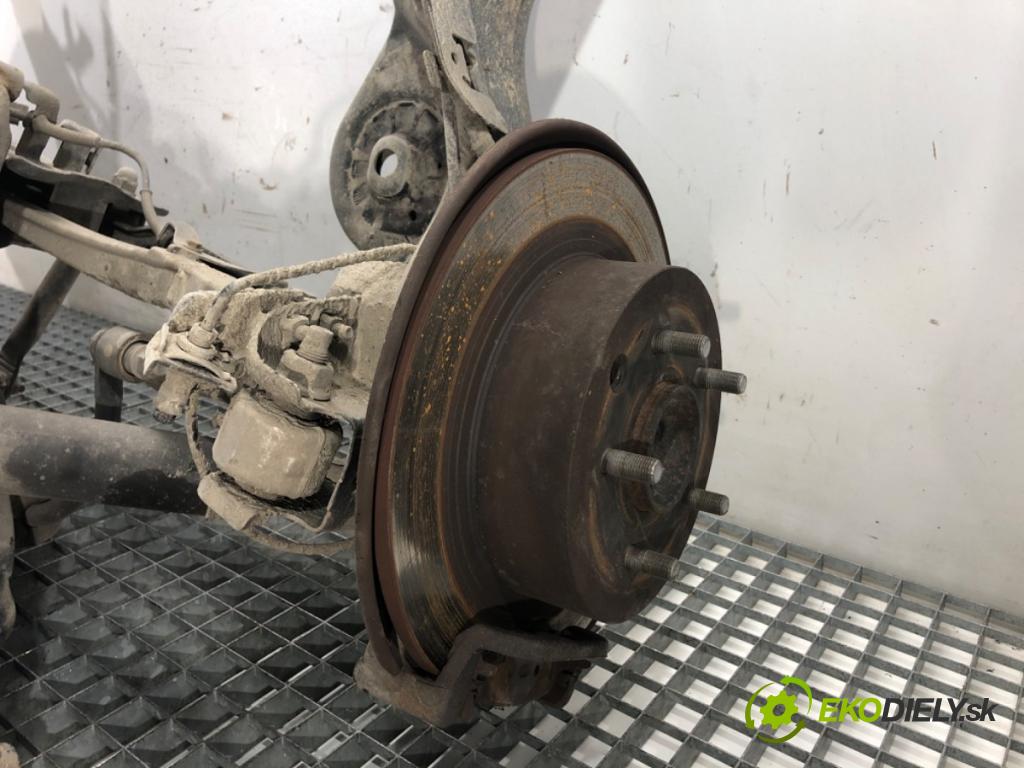 NISSAN QASHQAI J10 SUV 2012 86 kW 1.6 LPG 1598 výztuha zadní část