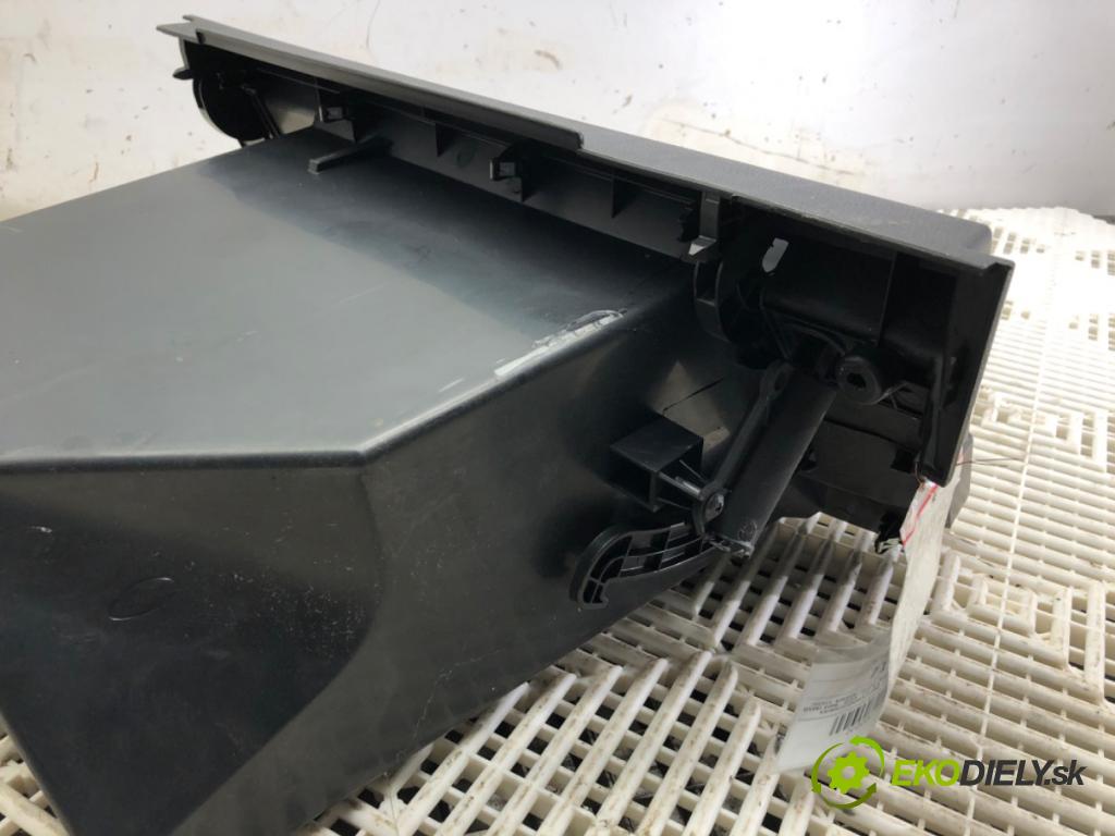 NISSAN QASHQAI J10 SUV 2012 86 kW 1.6 LPG 1598 Priehradka, kastlík spolujazdca  (Priehradka (kastlík))