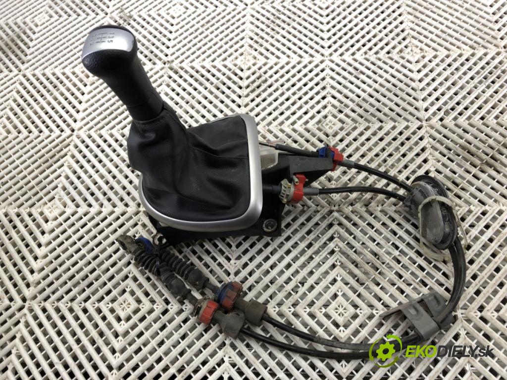 NISSAN QASHQAI J10 SUV 2012 86 kW 1.6 LPG 1598 Kulisa  (Rýchlostná páka (kulisa))
