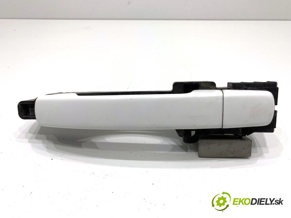 NISSAN QASHQAI J10 SUV 2012 86 kW 1.6 LPG 1598 Kľučka vonkajšia pravy zad 