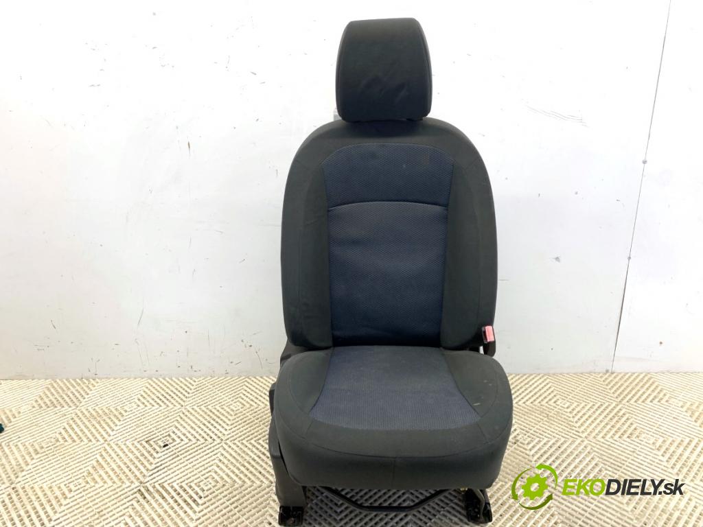 NISSAN QASHQAI J10 SUV 2012 86 kW 1.6 LPG 1598 Sedadlo pravy predný 