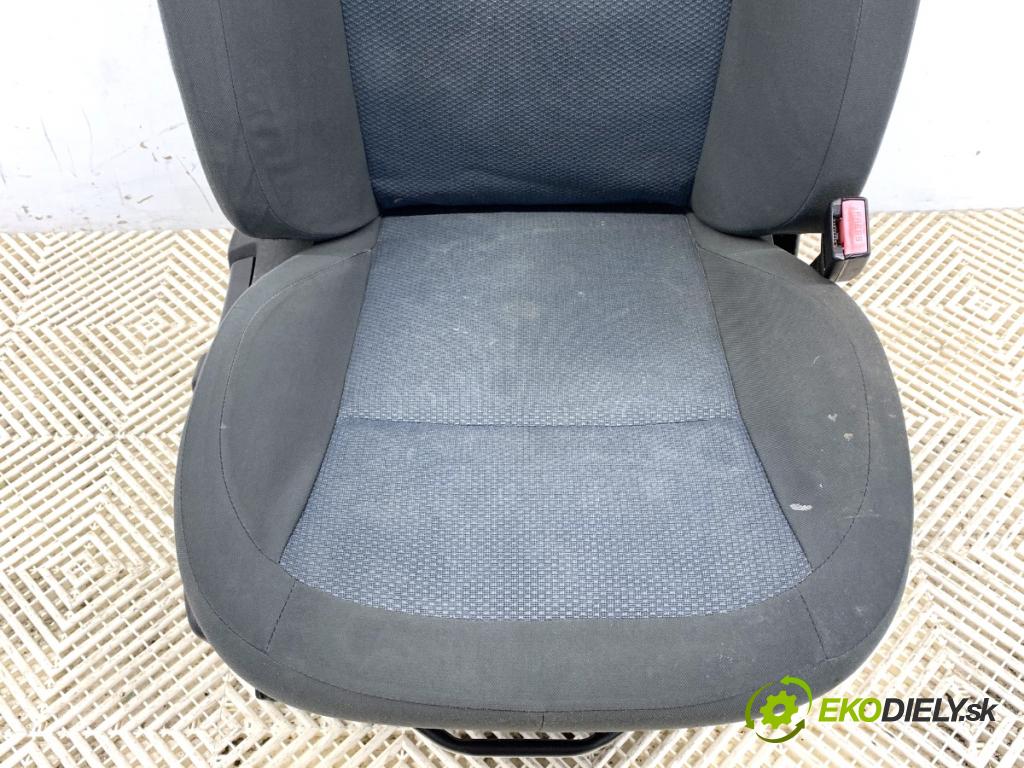 NISSAN QASHQAI J10 SUV 2012 86 kW 1.6 LPG 1598 Sedadlo pravy predný