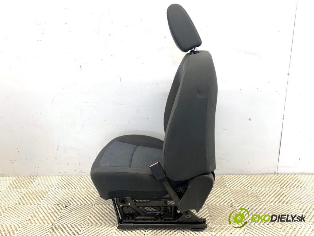 NISSAN QASHQAI J10 SUV 2012 86 kW 1.6 LPG 1598 Sedadlo pravy predný