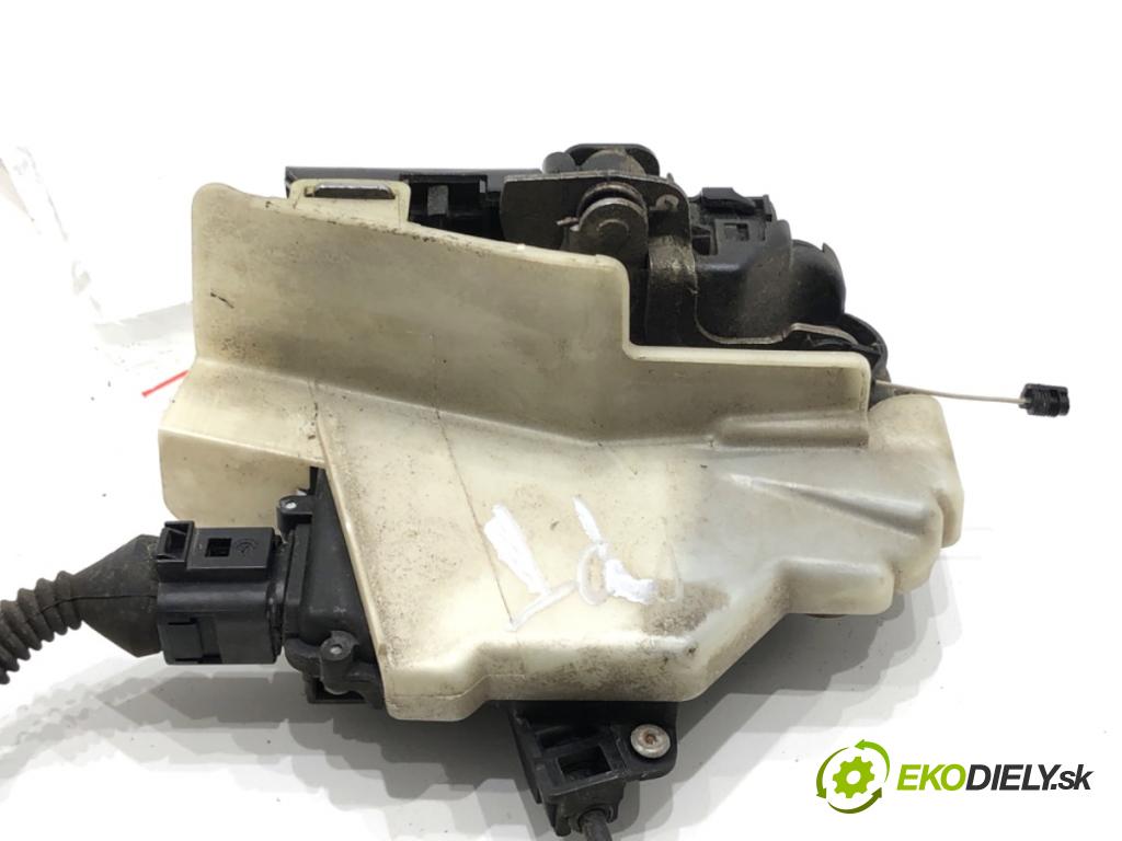 VW PASSAT B5 FL Kombi 2001 96 kW 1.9 TDI 1896 zámok dveře pravý zadní část