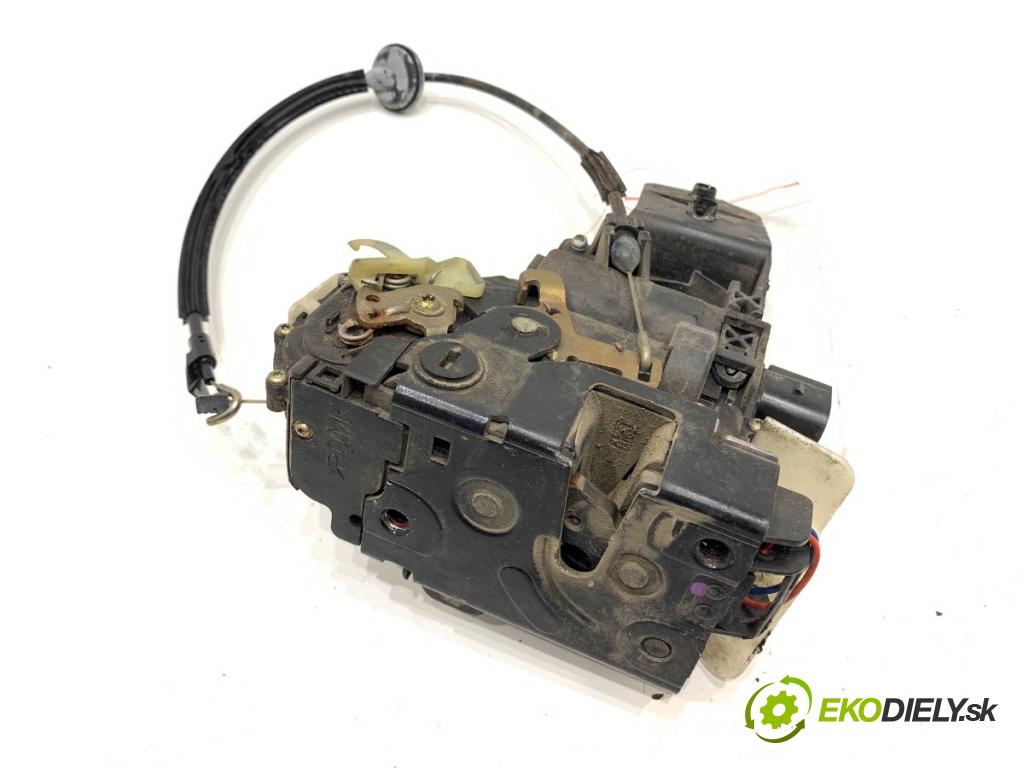 VW PASSAT B5 FL Kombi 2001 96 kW 1.9 TDI 1896 zámok dveře levý zadní část